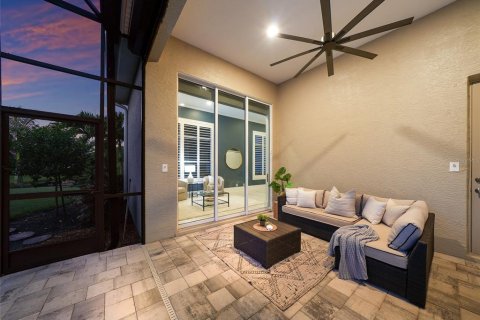 House in Lakewood Ranch, Florida 4 bedrooms, 370.03 sq.m. № 2210521 - photo 24