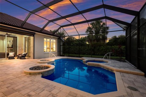 House in Lakewood Ranch, Florida 4 bedrooms, 370.03 sq.m. № 2210521 - photo 18