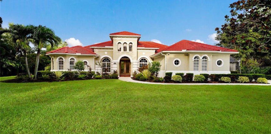 House in Lakewood Ranch, Florida 4 bedrooms, 370.03 sq.m. № 2210521