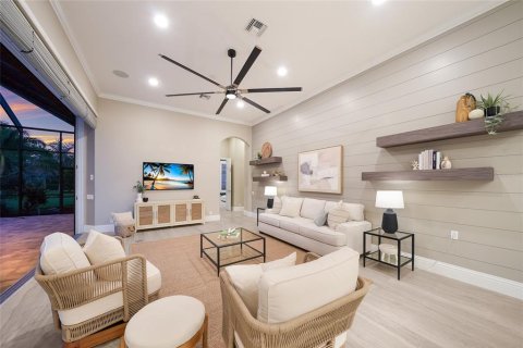 House in Lakewood Ranch, Florida 4 bedrooms, 370.03 sq.m. № 2210521 - photo 14