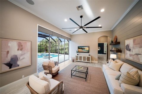 House in Lakewood Ranch, Florida 4 bedrooms, 370.03 sq.m. № 2210521 - photo 15