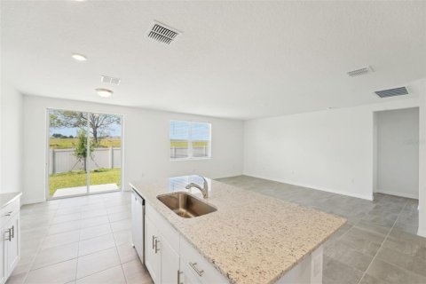 House in Auburndale, Florida 4 bedrooms, 184.69 sq.m. № 1793165 - photo 3