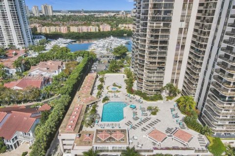 Copropriété à louer à Aventura, Floride: 2 chambres, 155.8 m2 № 2153826 - photo 4