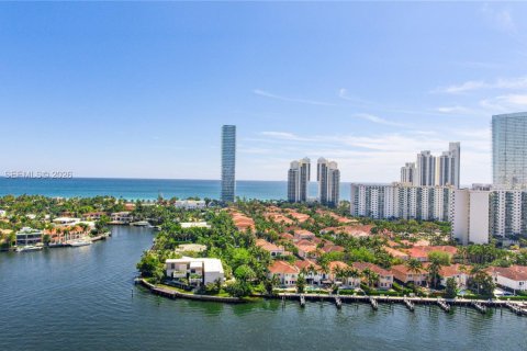 Copropriété à louer à Aventura, Floride: 2 chambres, 155.8 m2 № 2153826 - photo 2