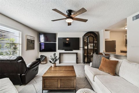 Copropriété à vendre à Tampa, Floride: 1 chambre, 74.32 m2 № 1917761 - photo 3
