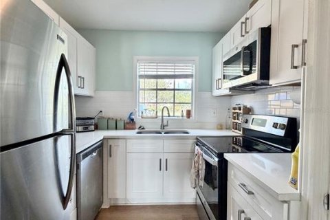 Touwnhouse à vendre à Saint Petersburg, Floride: 2 chambres, 97.83 m2 № 2147430 - photo 6