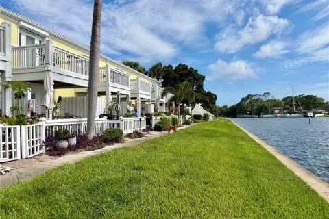 Touwnhouse à vendre à Saint Petersburg, Floride: 2 chambres, 97.83 m2 № 2147430 - photo 12