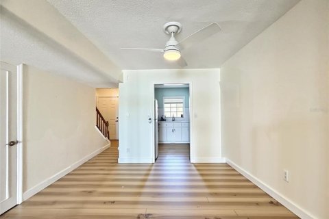 Touwnhouse à vendre à Saint Petersburg, Floride: 2 chambres, 97.83 m2 № 2147430 - photo 5