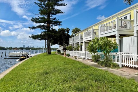 Touwnhouse à vendre à Saint Petersburg, Floride: 2 chambres, 97.83 m2 № 2147430 - photo 13