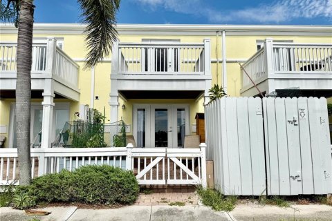 Touwnhouse à vendre à Saint Petersburg, Floride: 2 chambres, 97.83 m2 № 2147430 - photo 9