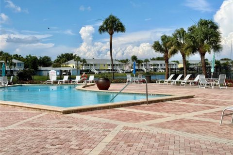 Touwnhouse à vendre à Saint Petersburg, Floride: 2 chambres, 97.83 m2 № 2147430 - photo 16