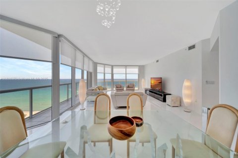 Copropriété à louer à Hollywood, Floride: 3 chambres, 205.5 m2 № 1962789 - photo 5