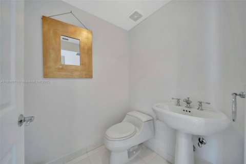 Copropriété à louer à Hollywood, Floride: 3 chambres, 205.5 m2 № 1962789 - photo 16