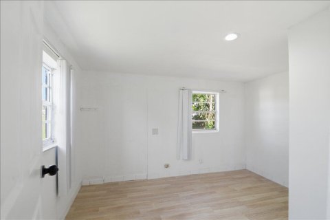 Casa en alquiler en South Bay, Florida, 4 dormitorios, 122.63 m2 № 2183381 - foto 25