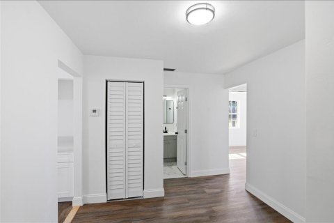 Casa en alquiler en South Bay, Florida, 4 dormitorios, 122.63 m2 № 2183381 - foto 21