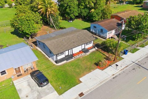 Casa en South Bay, Florida 4 dormitorios, 122.63 m2 № 2183381