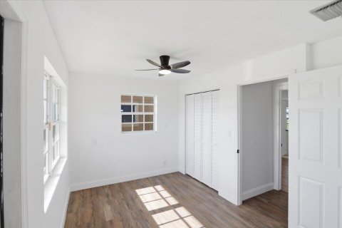 Casa en alquiler en South Bay, Florida, 4 dormitorios, 122.63 m2 № 2183381 - foto 27