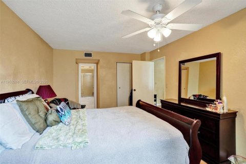 Купить кондоминиум в Лодердейл-Лейкс, Флорида 1 спальня, 65.5м2, № 2007724 - фото 15