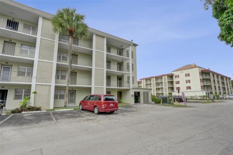 Купить кондоминиум в Лодердейл-Лейкс, Флорида 1 спальня, 65.5м2, № 2007724 - фото 24