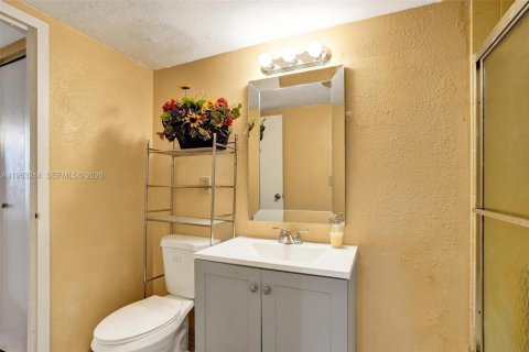 Купить кондоминиум в Лодердейл-Лейкс, Флорида 1 спальня, 65.5м2, № 2007724 - фото 9