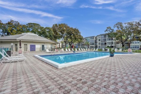 Купить кондоминиум в Лодердейл-Лейкс, Флорида 1 спальня, 65.5м2, № 2007724 - фото 26