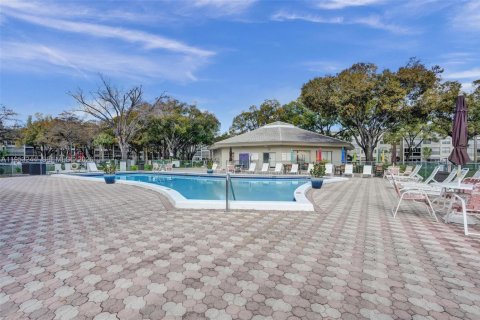 Купить кондоминиум в Лодердейл-Лейкс, Флорида 1 спальня, 65.5м2, № 2007724 - фото 28