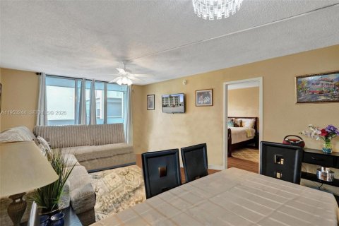 Купить кондоминиум в Лодердейл-Лейкс, Флорида 1 спальня, 65.5м2, № 2007724 - фото 19