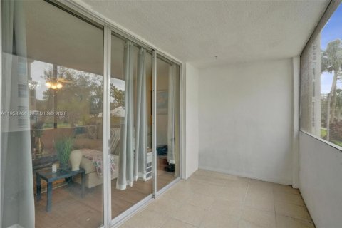 Купить кондоминиум в Лодердейл-Лейкс, Флорида 1 спальня, 65.5м2, № 2007724 - фото 21