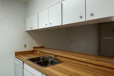Condominio en alquiler en Haines City, Florida, 1 dormitorio, 90.49 m2 № 1765935 - foto 7