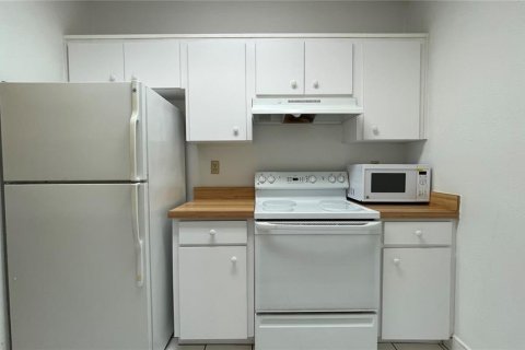 Condominio en alquiler en Haines City, Florida, 1 dormitorio, 90.49 m2 № 1765935 - foto 9