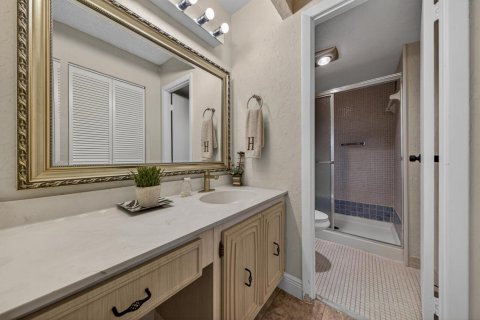 Condo in Lauderhill, Florida, 2 bedrooms № 2190954 - photo 13