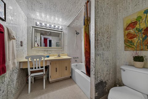 Condo in Lauderhill, Florida, 2 bedrooms № 2190954 - photo 8