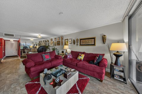 Condo in Lauderhill, Florida, 2 bedrooms № 2190954 - photo 24