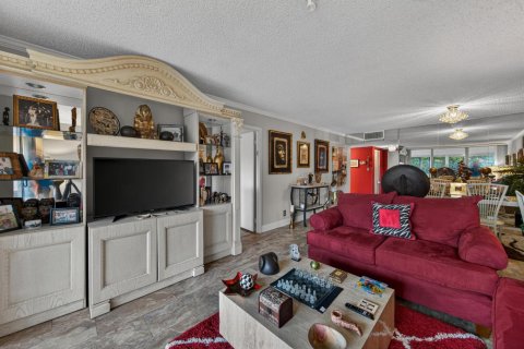Condo in Lauderhill, Florida, 2 bedrooms № 2190954 - photo 23