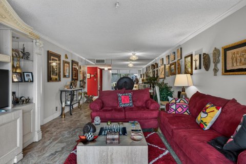 Condo in Lauderhill, Florida, 2 bedrooms № 2190954 - photo 25