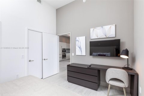 Condo in Hollywood, Florida, 2 bedrooms  № 1830549 - photo 17
