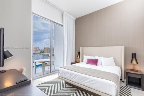 Condo in Hollywood, Florida, 2 bedrooms  № 1830549 - photo 11