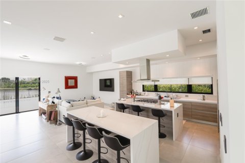 Villa ou maison à vendre à Weston, Floride: 5 chambres, 498.7 m2 № 1973935 - photo 8