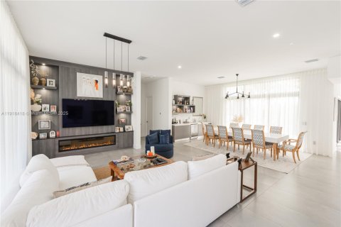 Villa ou maison à vendre à Weston, Floride: 5 chambres, 498.7 m2 № 1973935 - photo 19