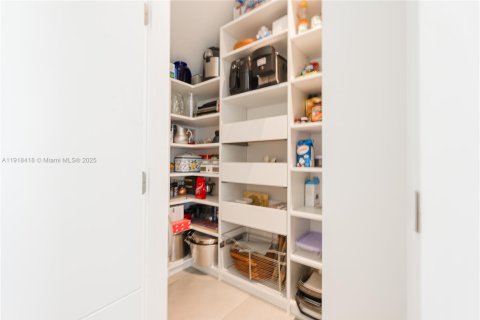 Villa ou maison à vendre à Weston, Floride: 5 chambres, 498.7 m2 № 1973935 - photo 24