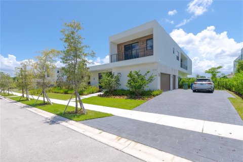 Villa ou maison à vendre à Weston, Floride: 5 chambres, 498.7 m2 № 1973935 - photo 4