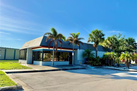 Commercial property in Sebring, Florida 279.73 sq.m. № 2126189
