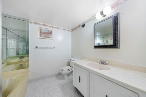 Copropriété à louer à Hallandale Beach, Floride: 2 chambres, 104.98 m2 № 1990926 - photo 16