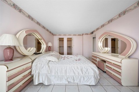 Copropriété à louer à Hallandale Beach, Floride: 2 chambres, 104.98 m2 № 1990926 - photo 20