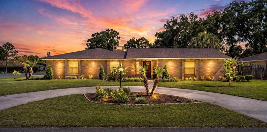 Villa ou maison à Auburndale, Floride 4 chambres, 237.46 m2 № 2216194