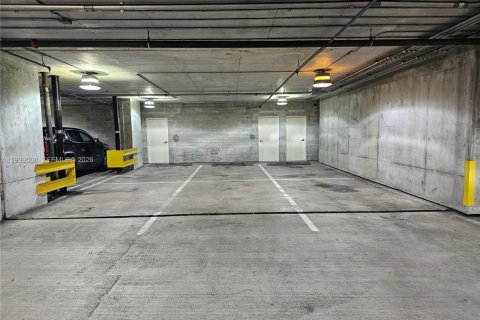 Купить кондоминиум в Майами, Флорида 2 спальни, 190.26м2, № 1997570 - фото 11