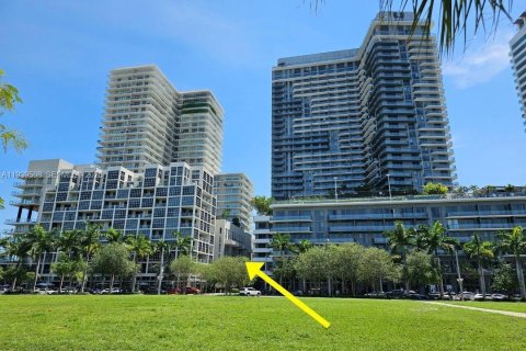 Кондоминиум с 2 спальнями в Майами, Флорида № 1997570