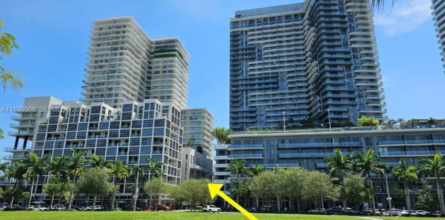 Кондоминиум с 2 спальнями в Майами, Флорида № 1997570