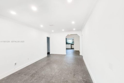 Купить виллу или дом в Майами, Флорида 3 спальни, 147.53м2, № 1989886 - фото 14