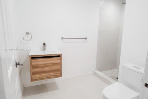 Купить виллу или дом в Майами, Флорида 3 спальни, 147.53м2, № 1989886 - фото 9